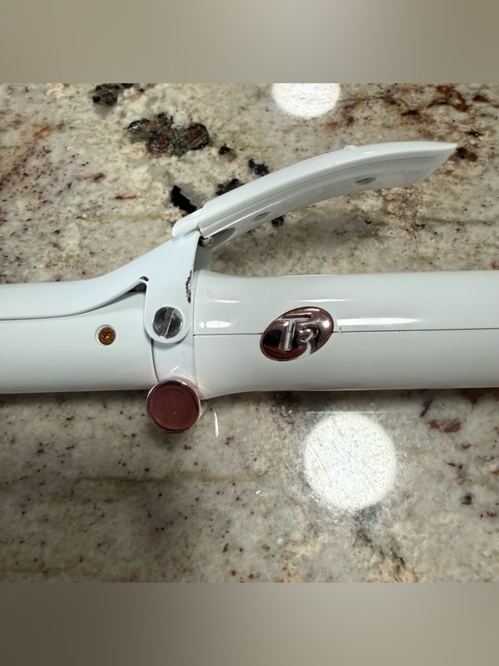 T3 1 Inch Micro Curling Iron White and Rose Gold - Picture 4 of 13